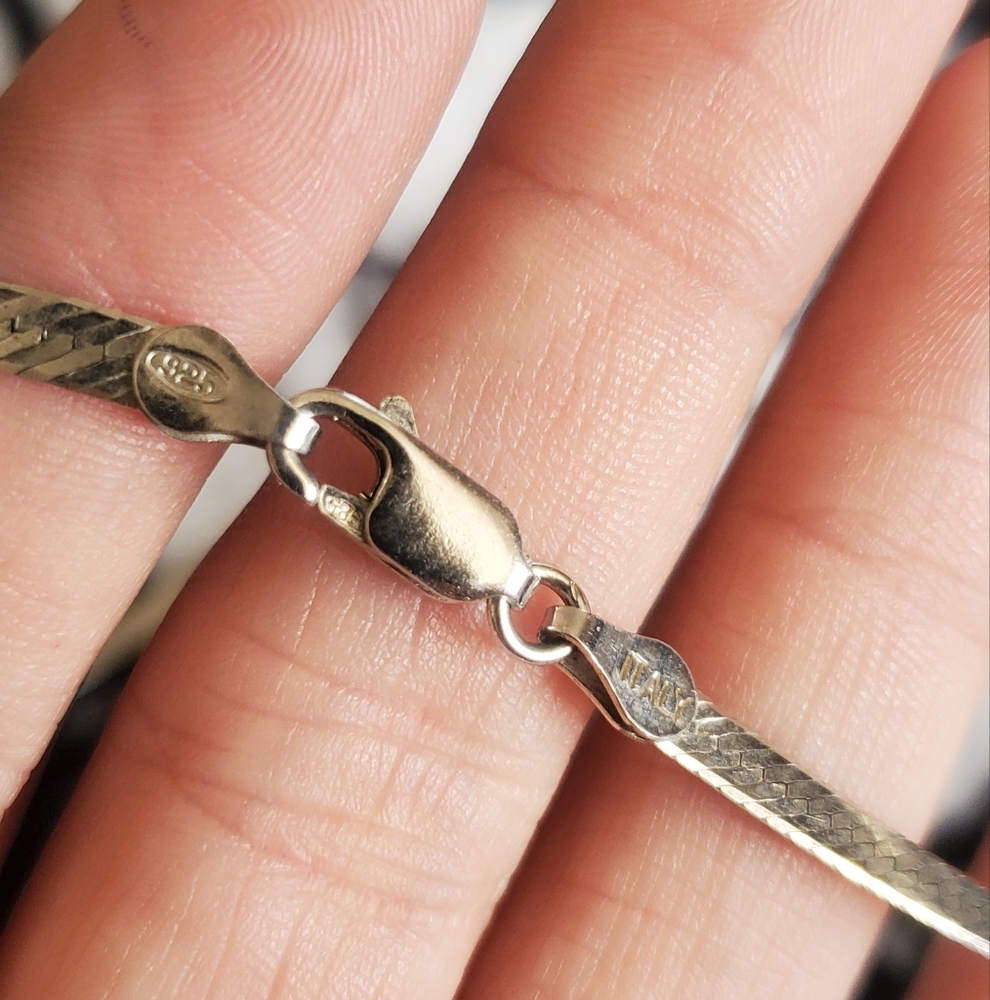 Elegant Silver Herringbone Chain Necklace
